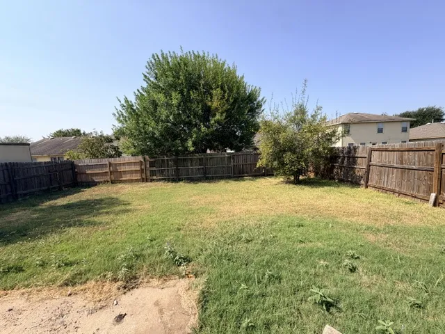 18421 Crestwind Cove Elgin, TX 78621