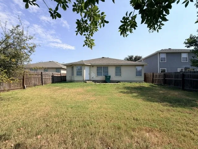 18421 Crestwind Cove Elgin, TX 78621