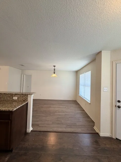18421 Crestwind Cove Elgin, TX 78621