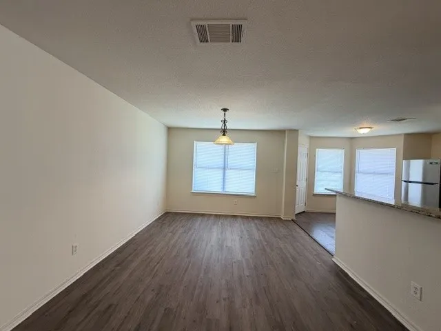 18421 Crestwind Cove Elgin, TX 78621
