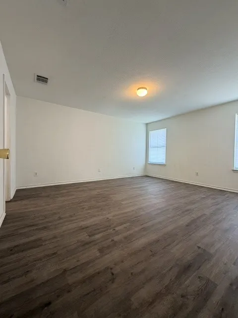 18421 Crestwind Cove Elgin, TX 78621