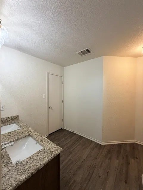 18421 Crestwind Cove Elgin, TX 78621