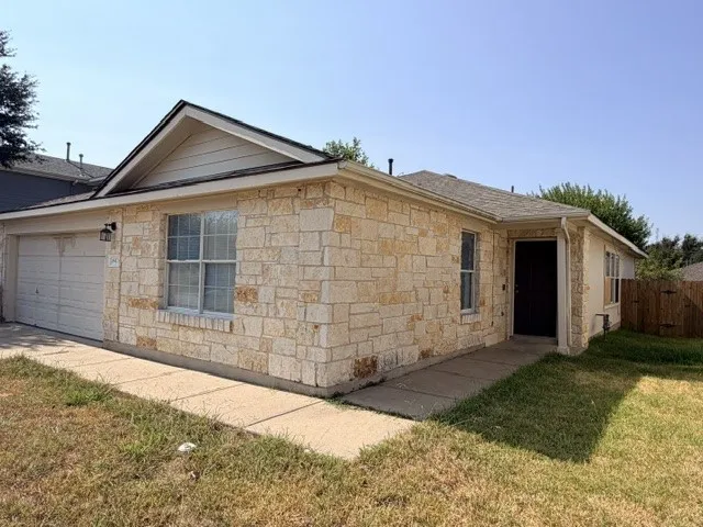 18421 Crestwind Cove Elgin, TX 78621