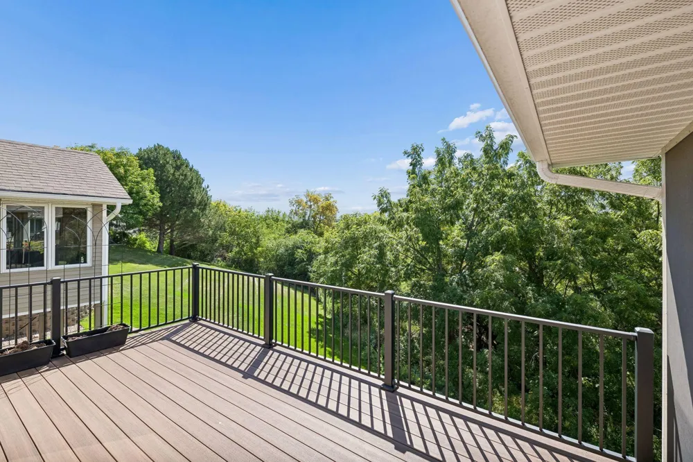 7063 Oak Pointe Curve Bloomington, MN 55438