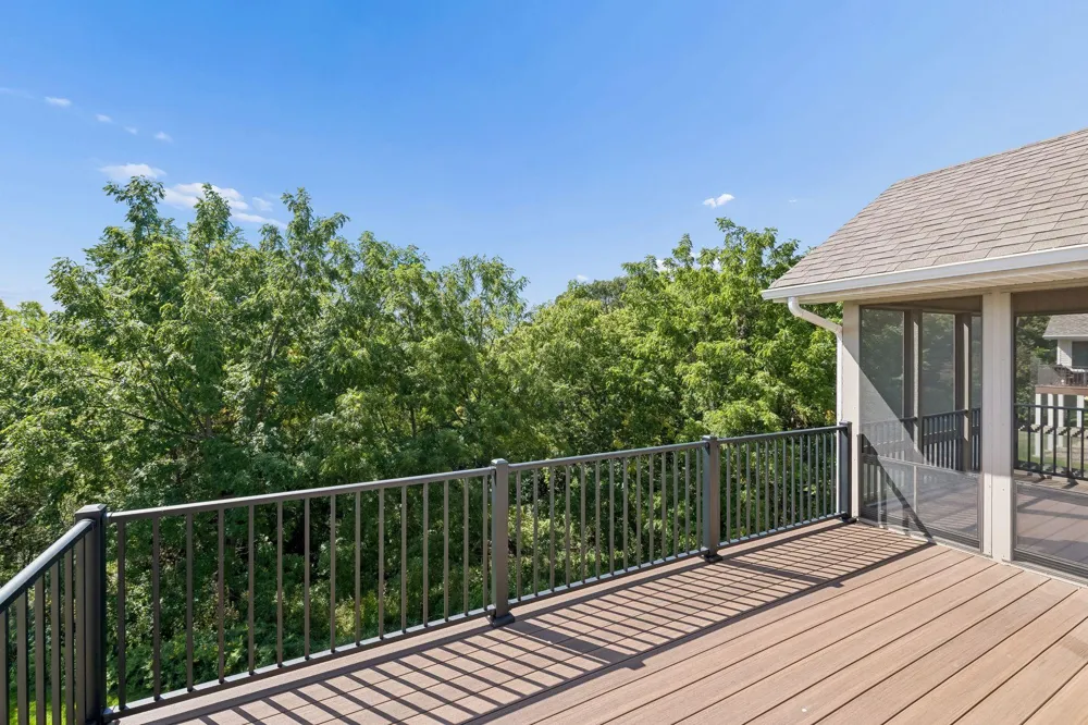 7063 Oak Pointe Curve Bloomington, MN 55438