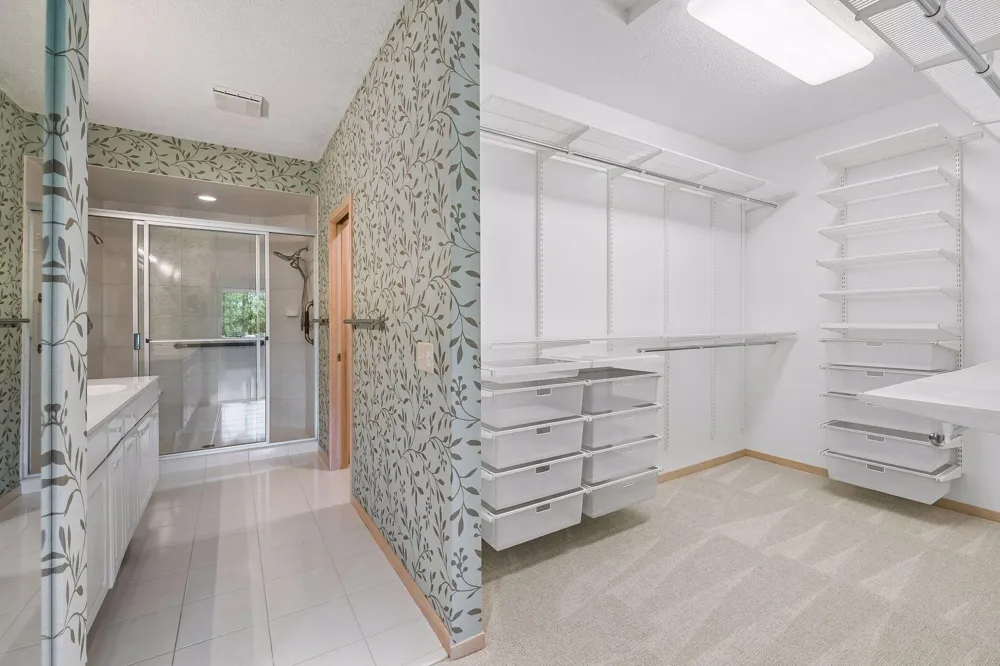 7063 Oak Pointe Curve Bloomington, MN 55438