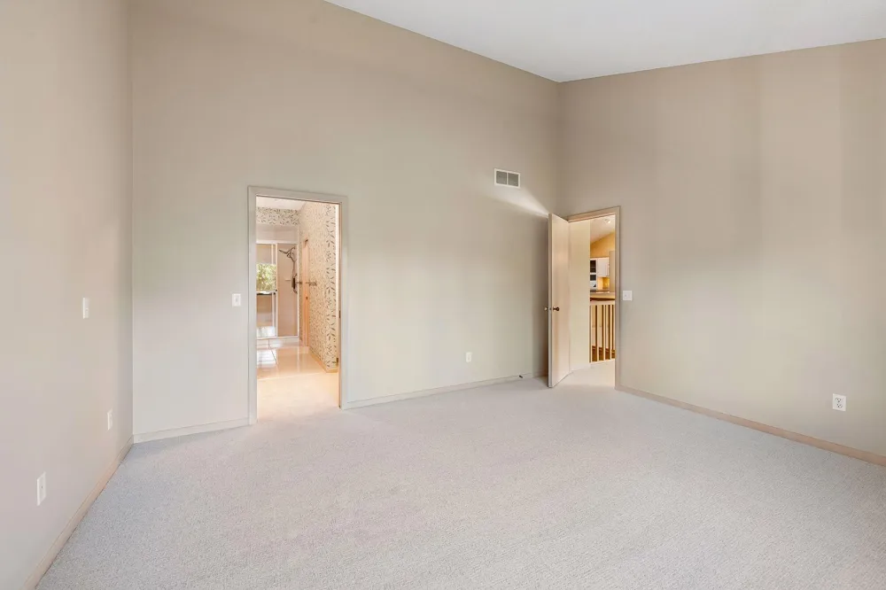 7063 Oak Pointe Curve Bloomington, MN 55438