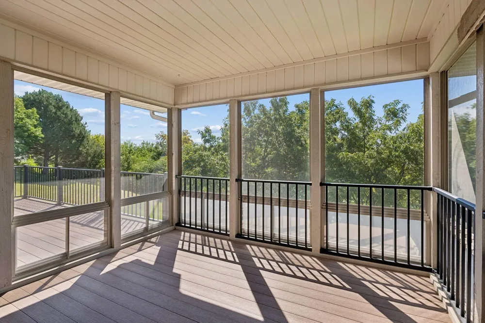 7063 Oak Pointe Curve Bloomington, MN 55438