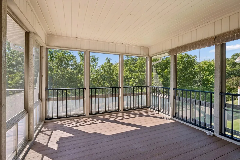 7063 Oak Pointe Curve Bloomington, MN 55438