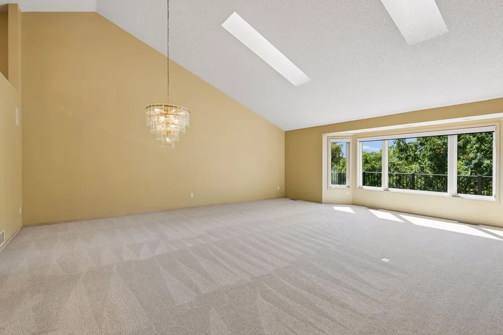 7063 Oak Pointe Curve Bloomington, MN 55438