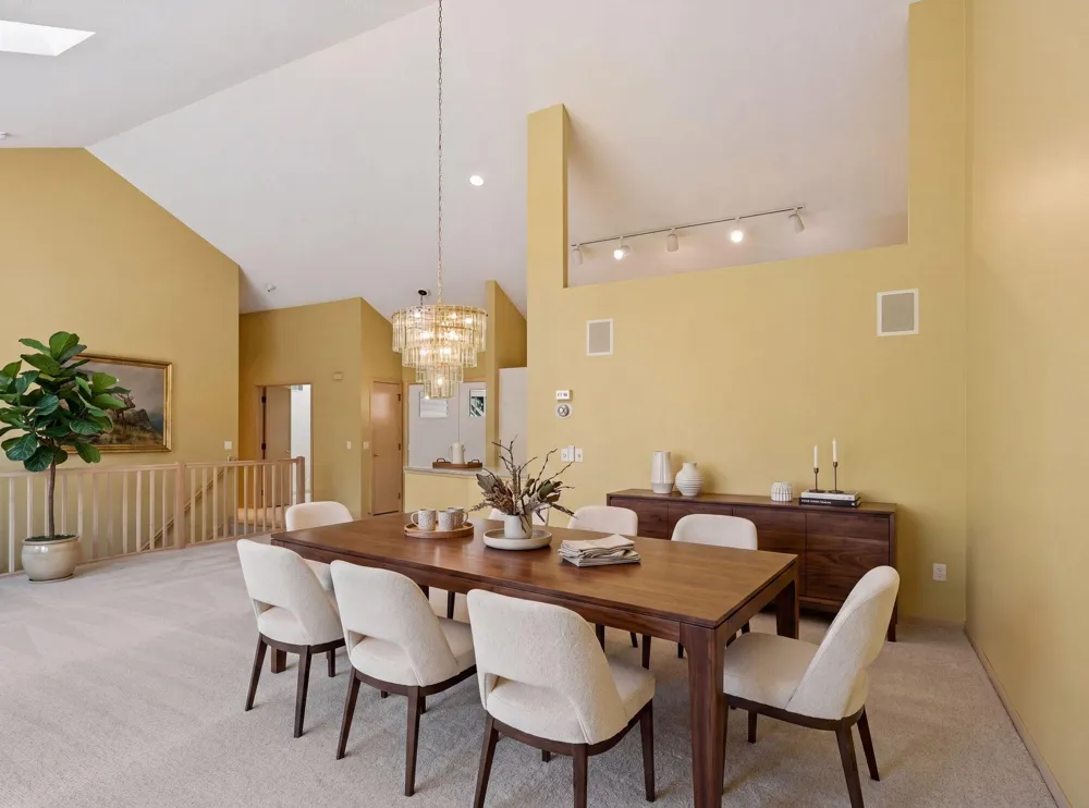7063 Oak Pointe Curve Bloomington, MN 55438