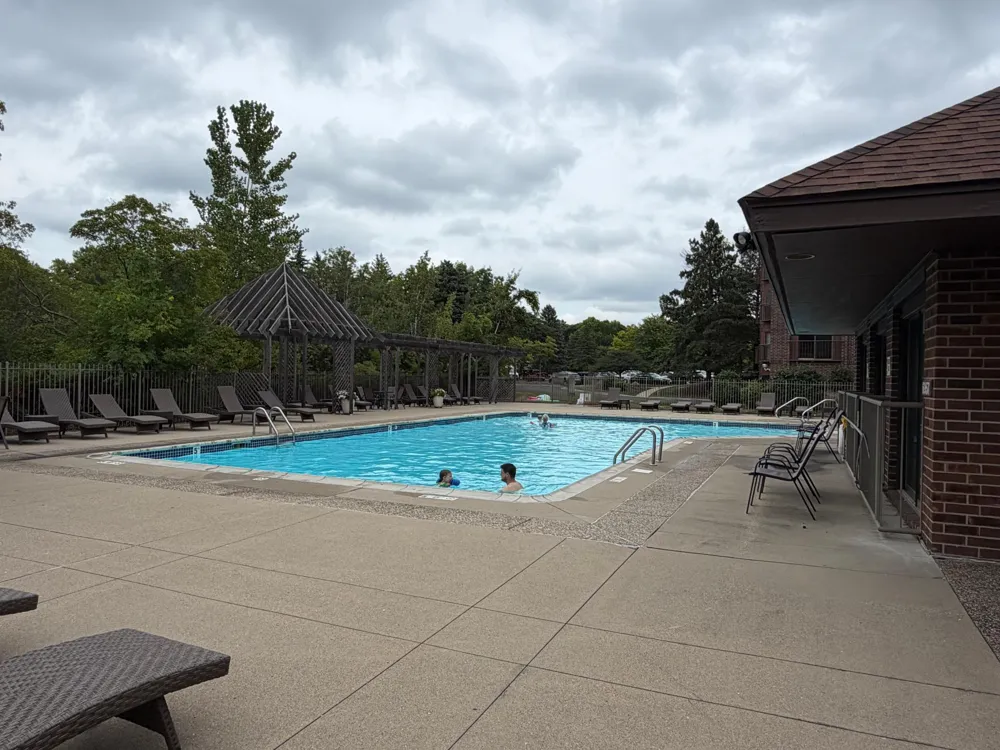 7063 Oak Pointe Curve Bloomington, MN 55438