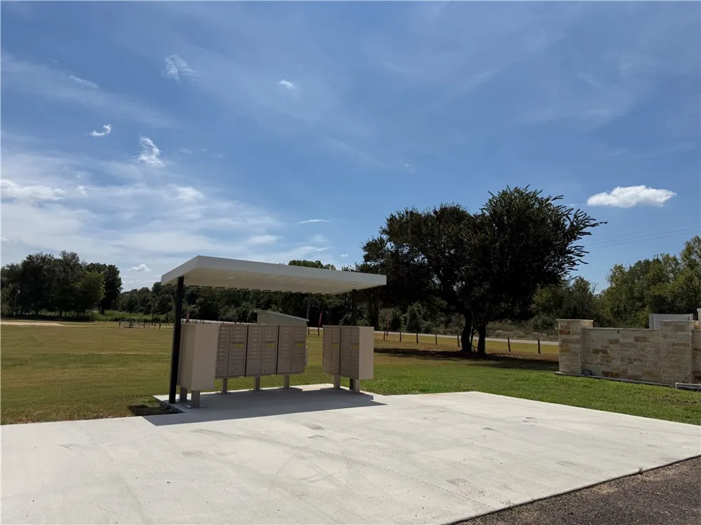 433 Cresent Bend Cameron, TX 76520