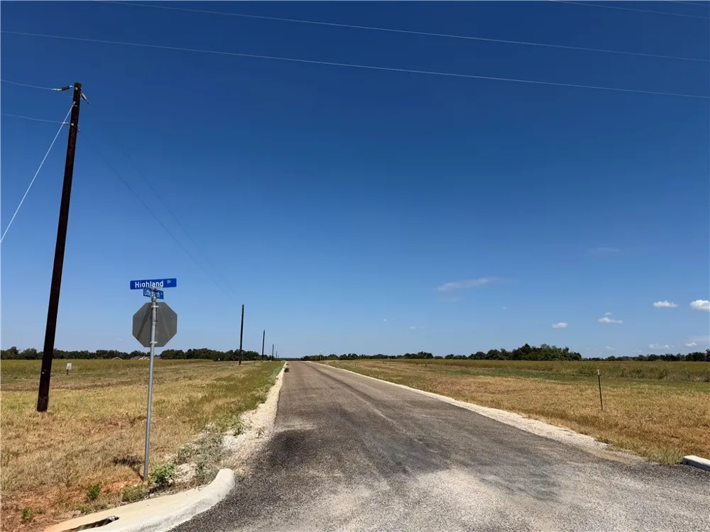 433 Cresent Bend Cameron, TX 76520