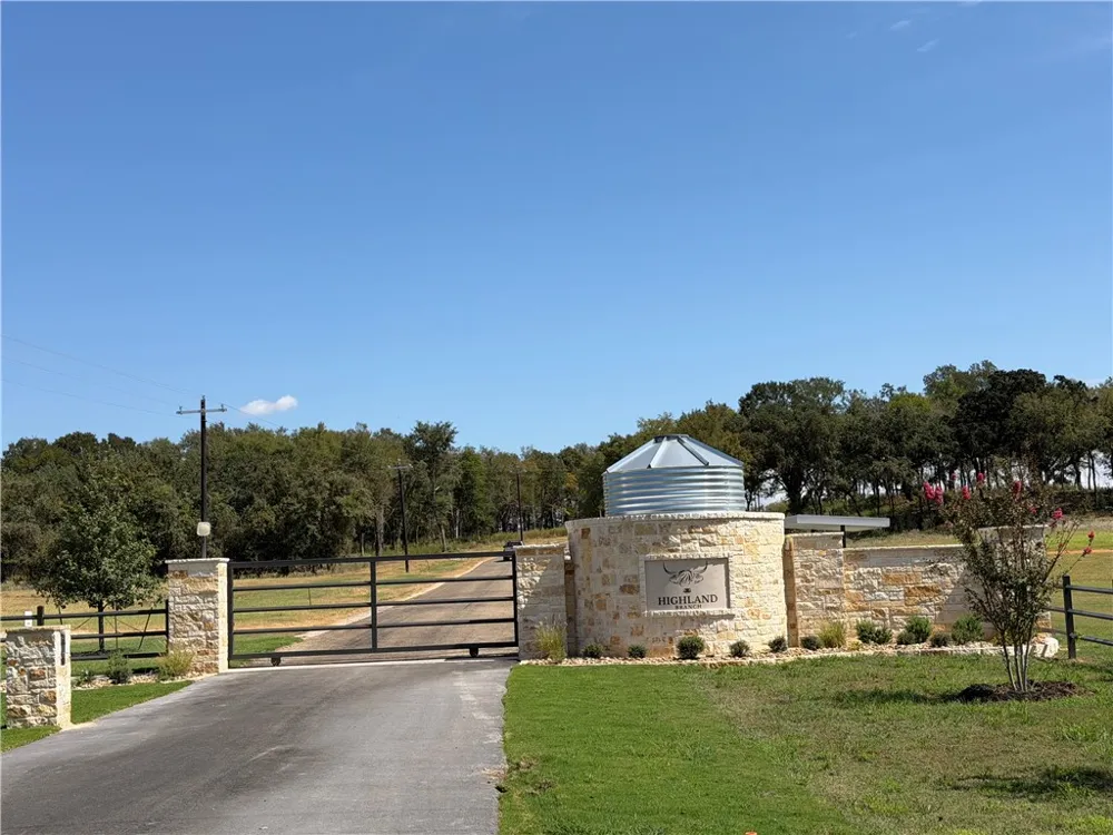 433 Cresent Bend Cameron, TX 76520