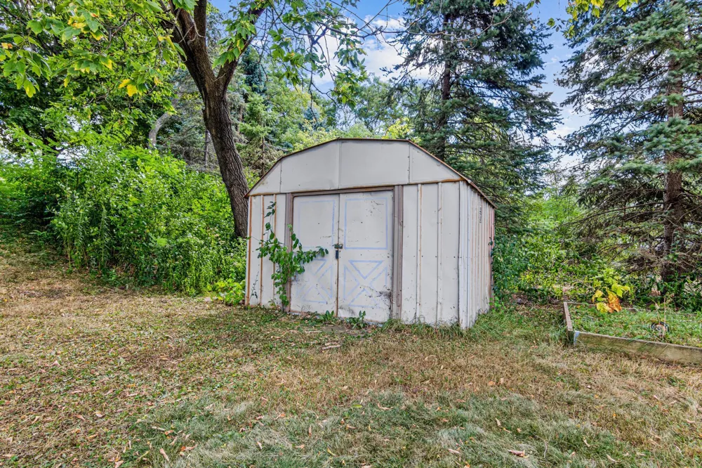 1976 Radatz Avenue Maplewood, MN 55109