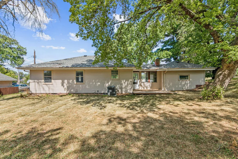 1976 Radatz Avenue Maplewood, MN 55109