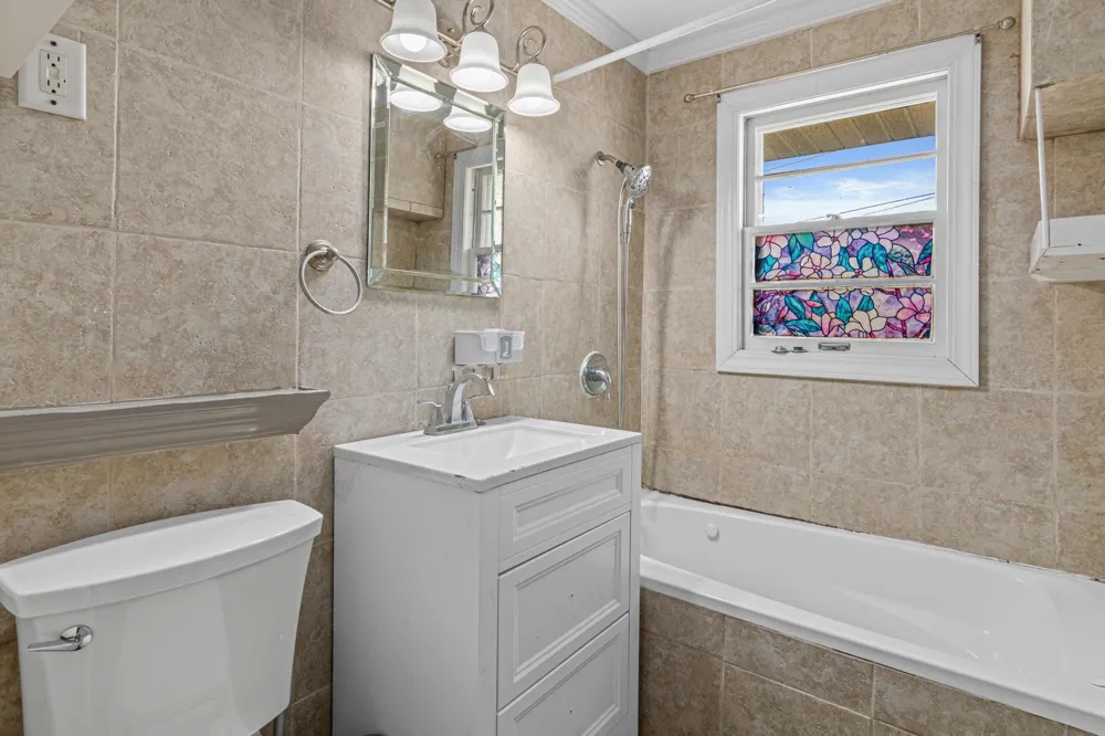 1976 Radatz Avenue Maplewood, MN 55109