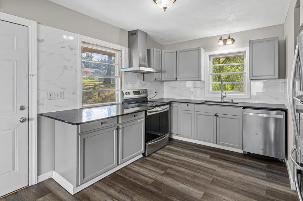 1976 Radatz Avenue Maplewood, MN 55109