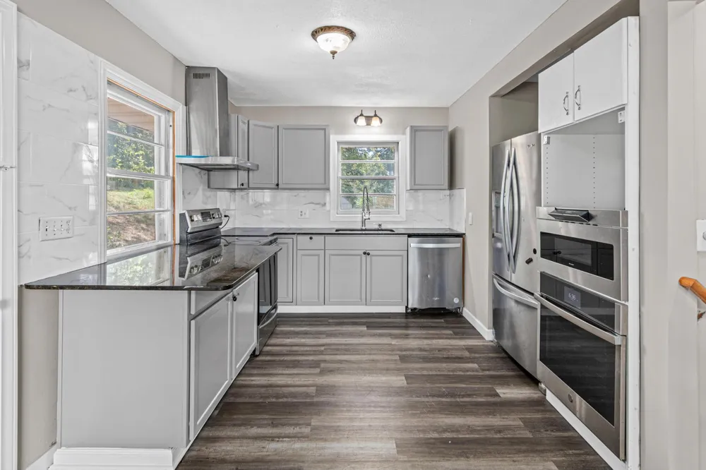 1976 Radatz Avenue Maplewood, MN 55109