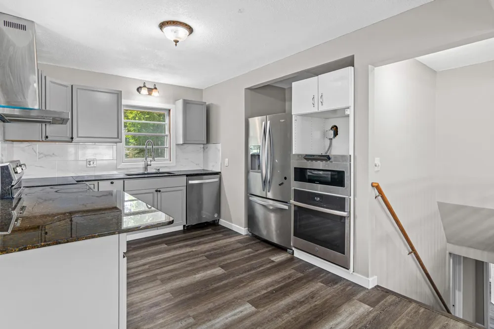 1976 Radatz Avenue Maplewood, MN 55109