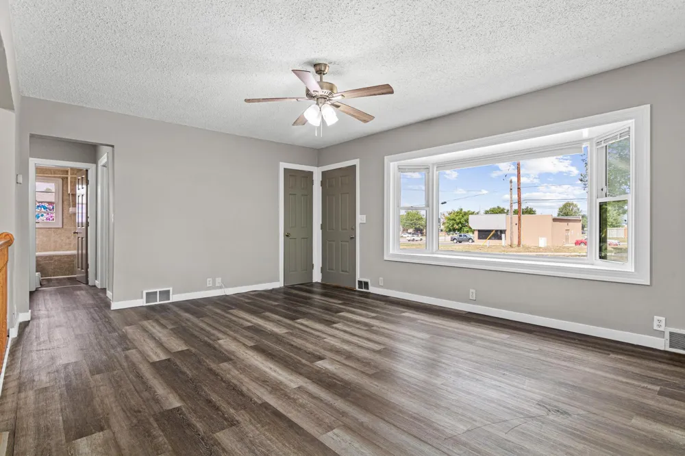 1976 Radatz Avenue Maplewood, MN 55109