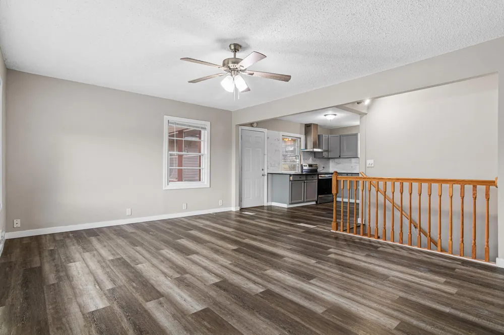 1976 Radatz Avenue Maplewood, MN 55109
