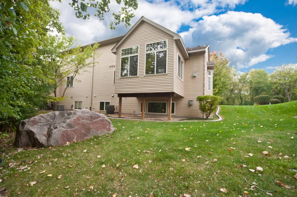 7013 Connelly Court Savage, MN 55378