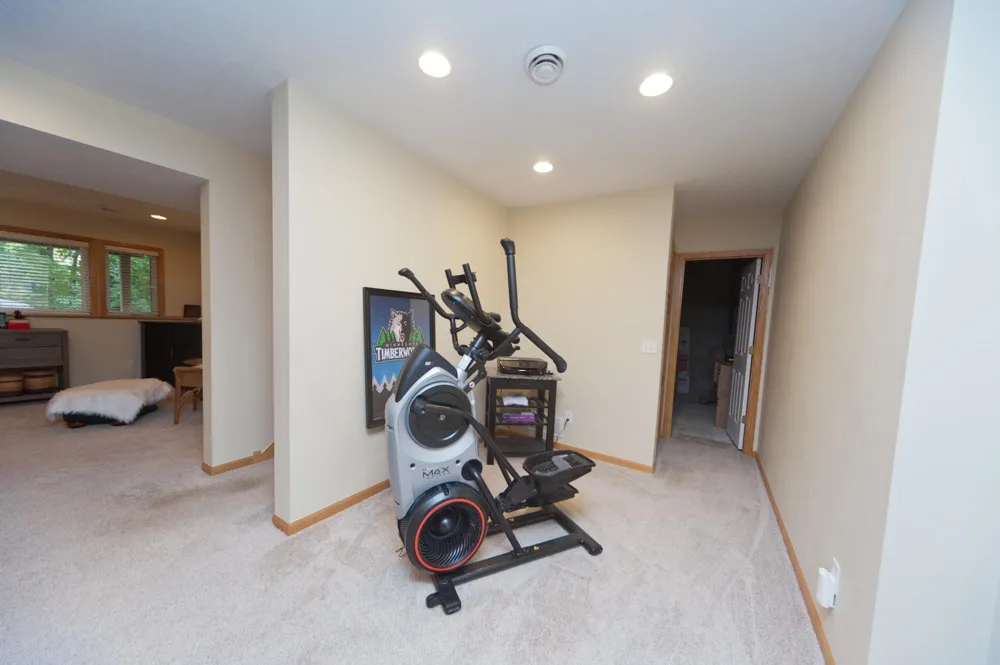 7013 Connelly Court Savage, MN 55378