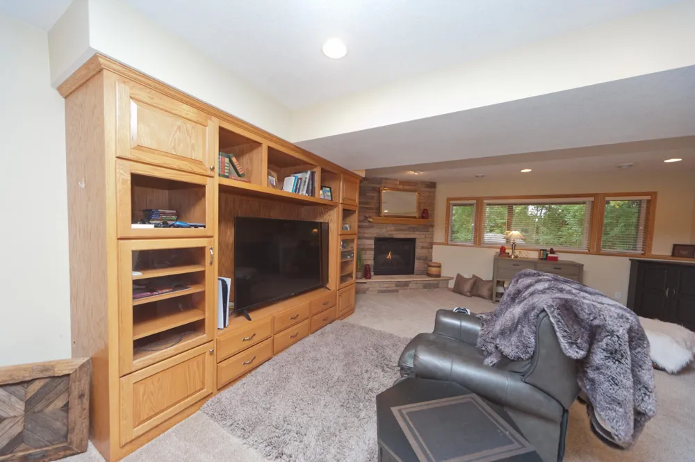 7013 Connelly Court Savage, MN 55378
