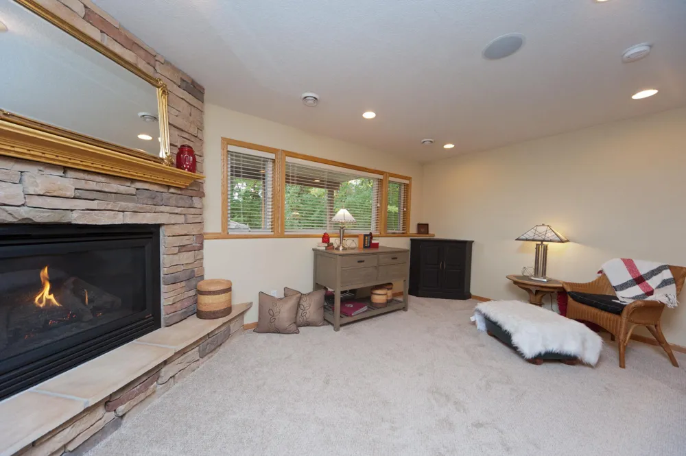 7013 Connelly Court Savage, MN 55378