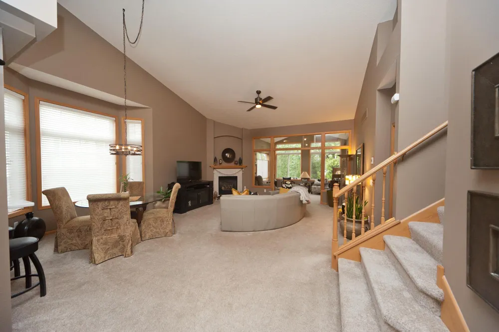 7013 Connelly Court Savage, MN 55378