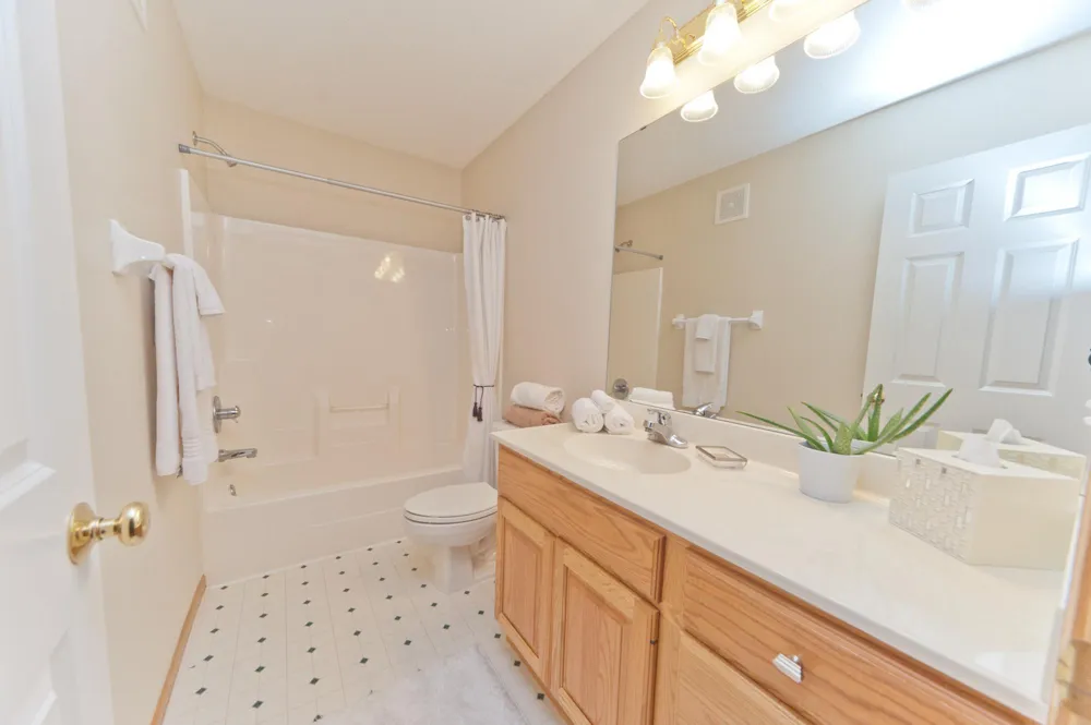 7013 Connelly Court Savage, MN 55378