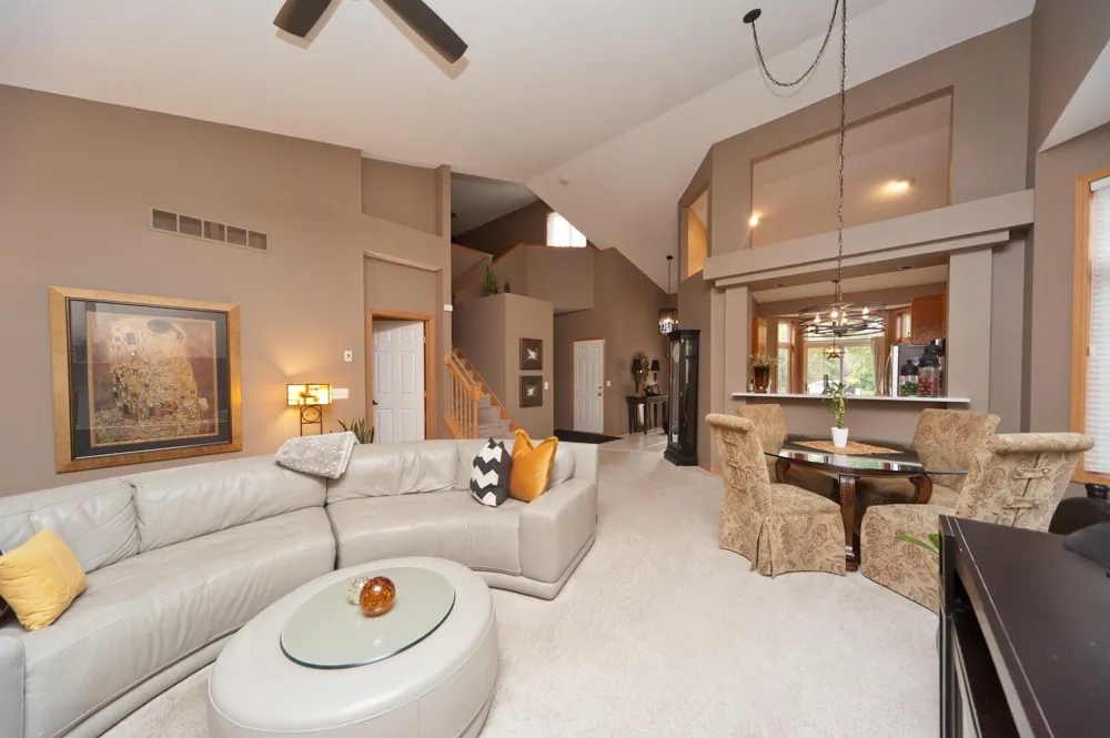 7013 Connelly Court Savage, MN 55378