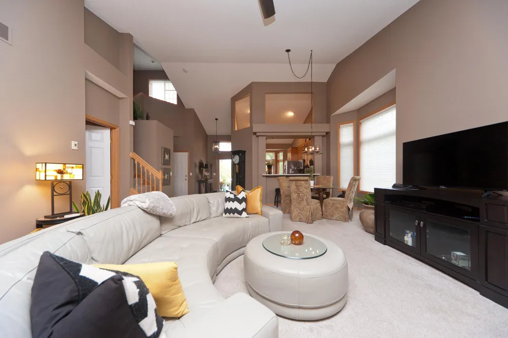 7013 Connelly Court Savage, MN 55378