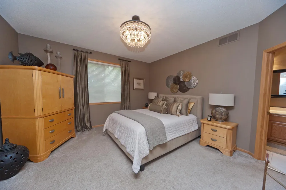 7013 Connelly Court Savage, MN 55378