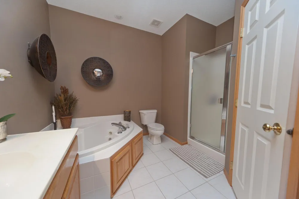 7013 Connelly Court Savage, MN 55378