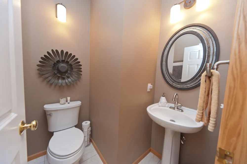 7013 Connelly Court Savage, MN 55378