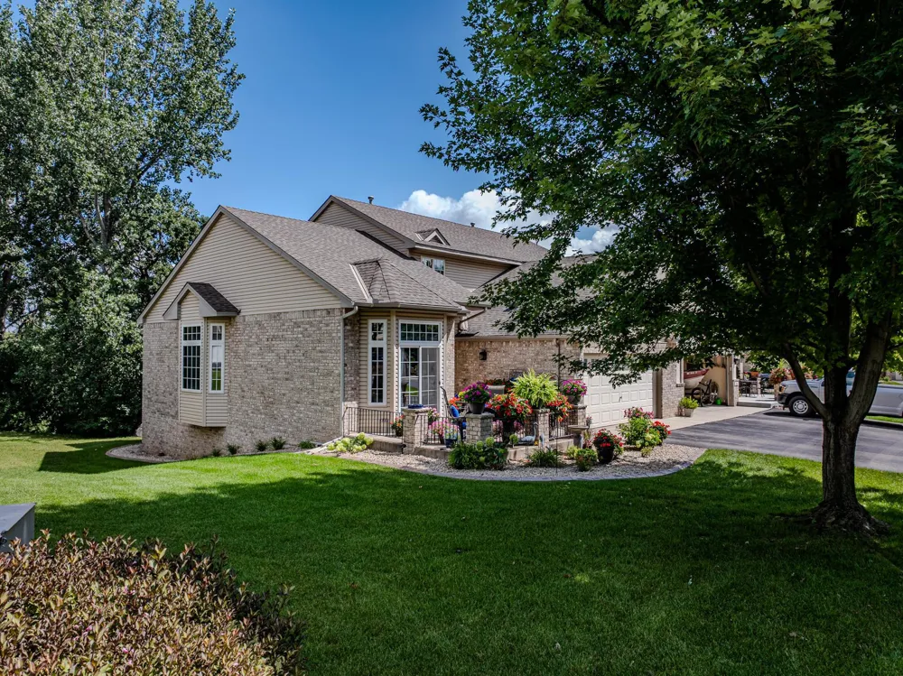 7013 Connelly Court Savage, MN 55378