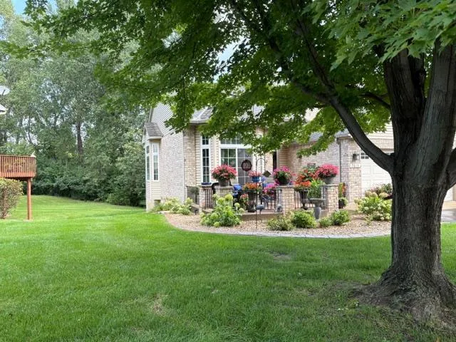 7013 Connelly Court Savage, MN 55378
