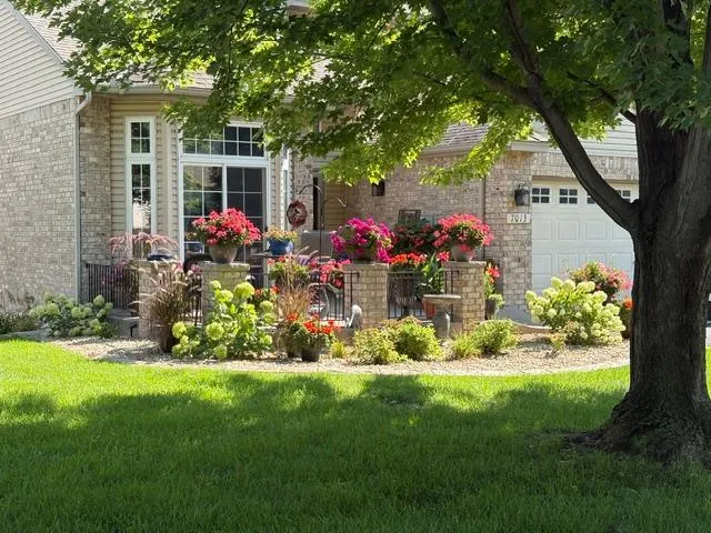 7013 Connelly Court Savage, MN 55378