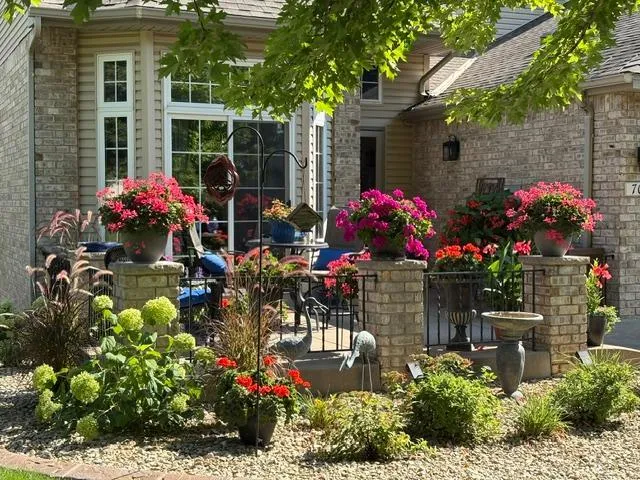 7013 Connelly Court Savage, MN 55378