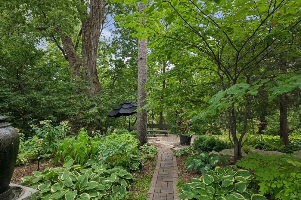 2825 Brookwood Terrace Minneapolis, MN 55410