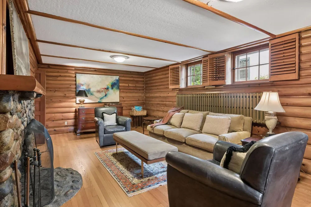 2825 Brookwood Terrace Minneapolis, MN 55410