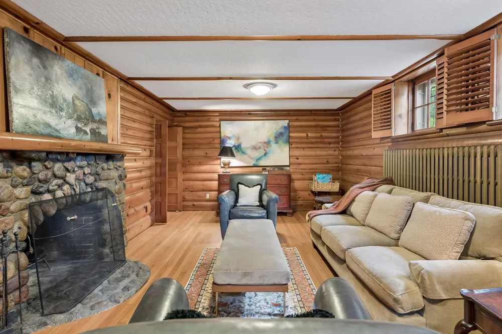 2825 Brookwood Terrace Minneapolis, MN 55410