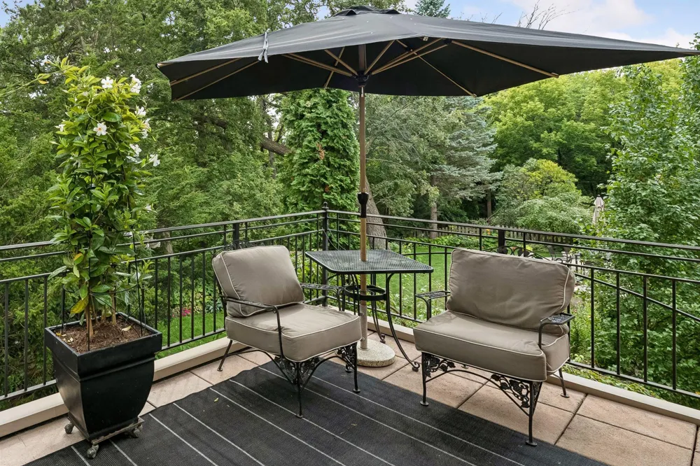 2825 Brookwood Terrace Minneapolis, MN 55410