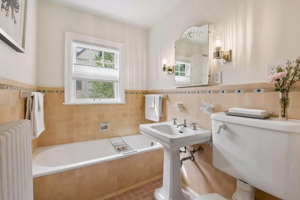 2825 Brookwood Terrace Minneapolis, MN 55410