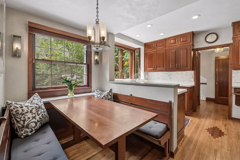 2825 Brookwood Terrace Minneapolis, MN 55410