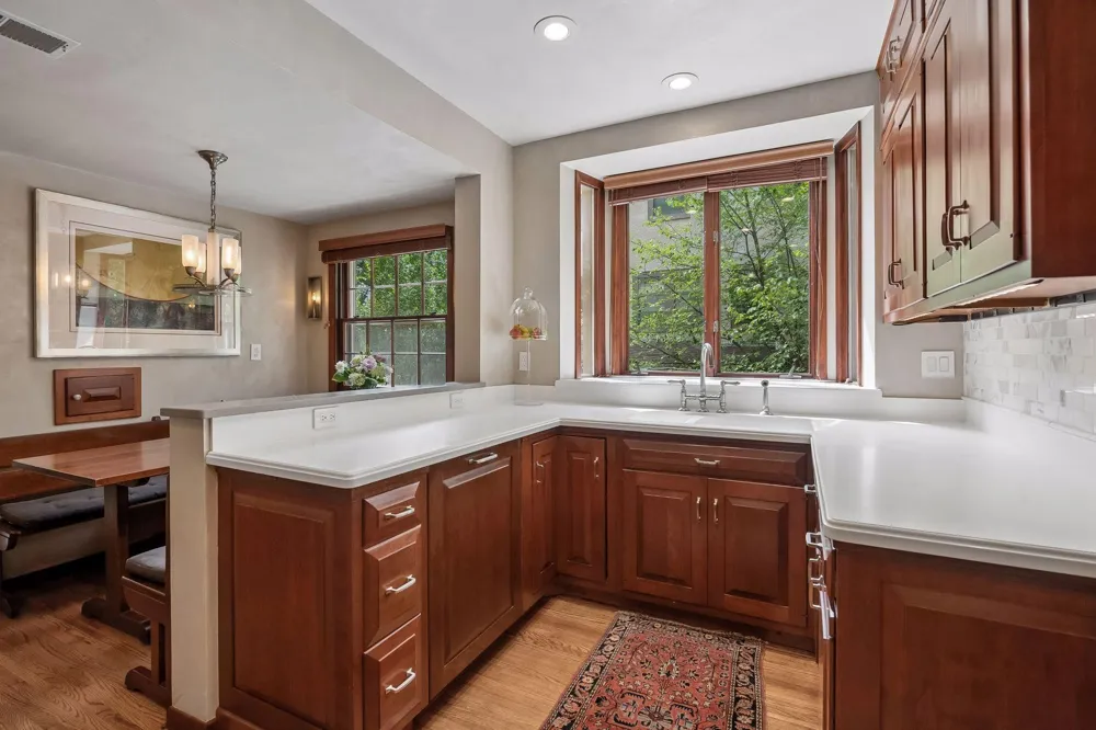 2825 Brookwood Terrace Minneapolis, MN 55410