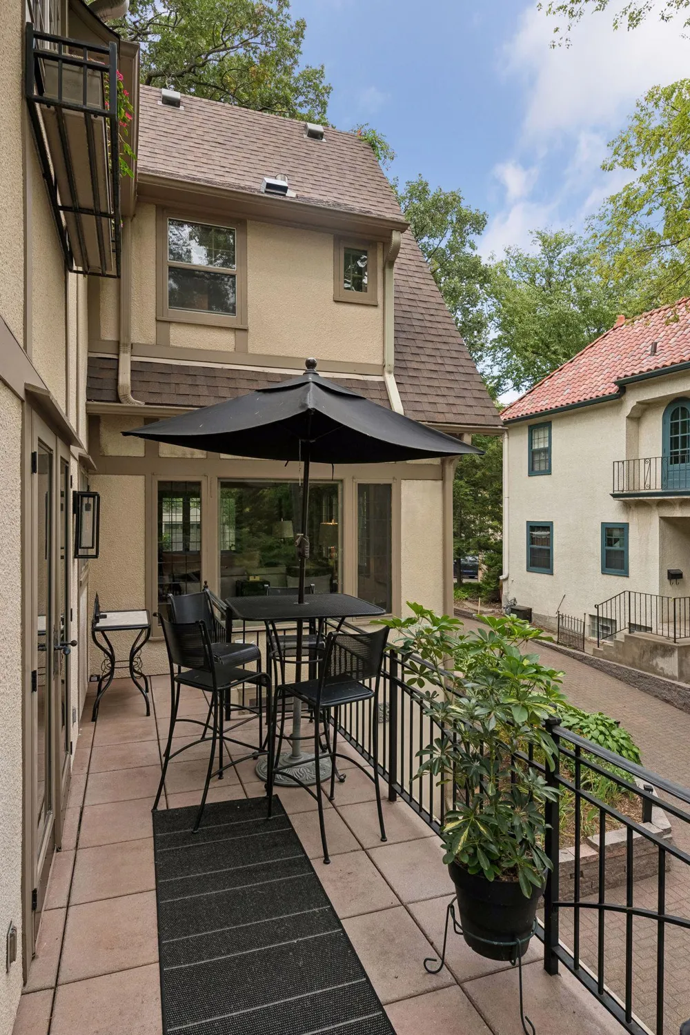 2825 Brookwood Terrace Minneapolis, MN 55410